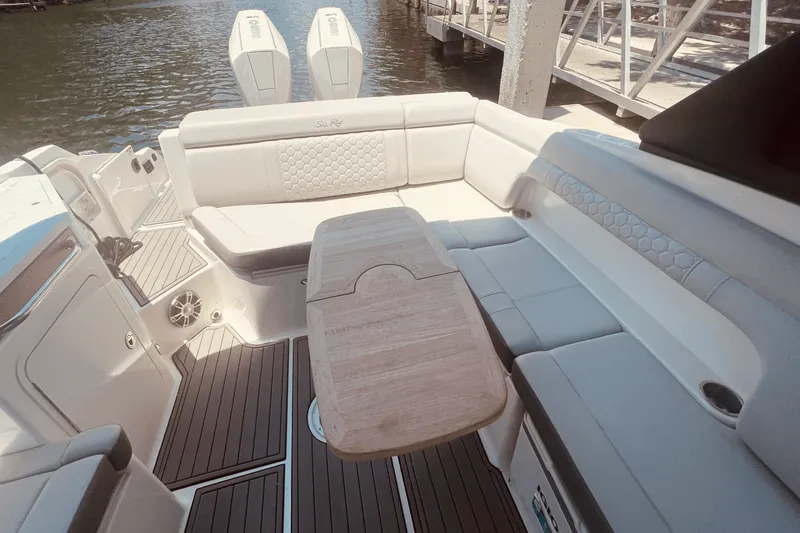 Slide: The Image of Sea Ray 290 SDX OUTBOARD 2024 - 35