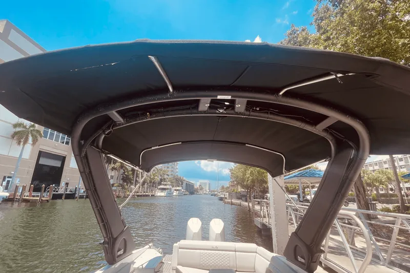 Slide: The Image of Sea Ray 290 SDX OUTBOARD 2024 - 41