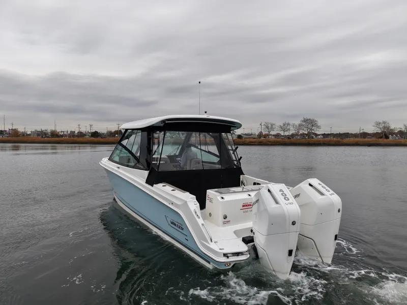 Slide: The Image of Boston Whaler 330 Vantage 2026 - 10