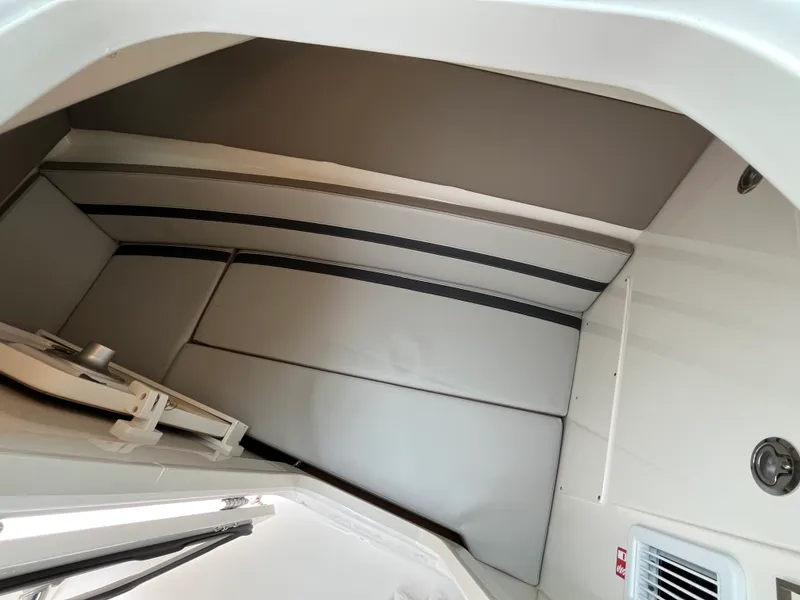 Slide: The Image of Boston Whaler 330 Vantage 2026 - 39