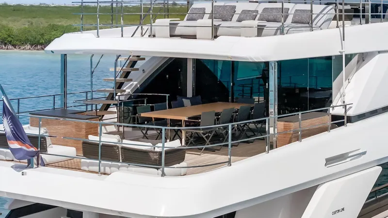 Slide: The Image of CUSTOM LINE NAVETTA 42 2023 - 56