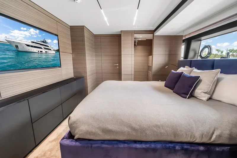 Slide: The Image of CUSTOM LINE NAVETTA 42 2023 - 35