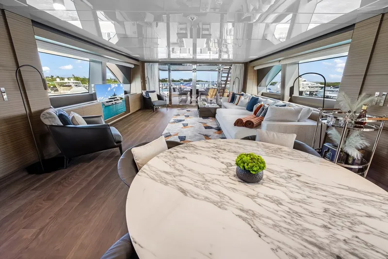 Slide: The Image of CUSTOM LINE NAVETTA 42 2023 - 39