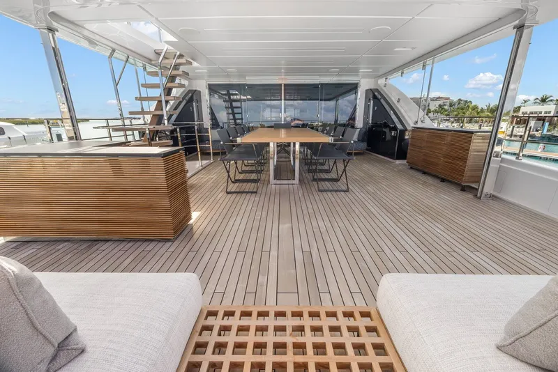 Slide: The Image of CUSTOM LINE NAVETTA 42 2023 - 57