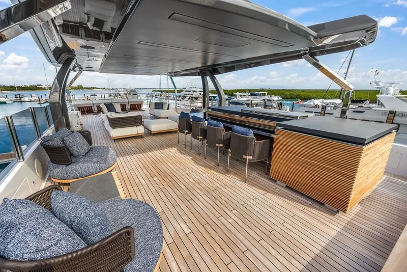 Slide: The Image of CUSTOM LINE NAVETTA 42 2023 - 46
