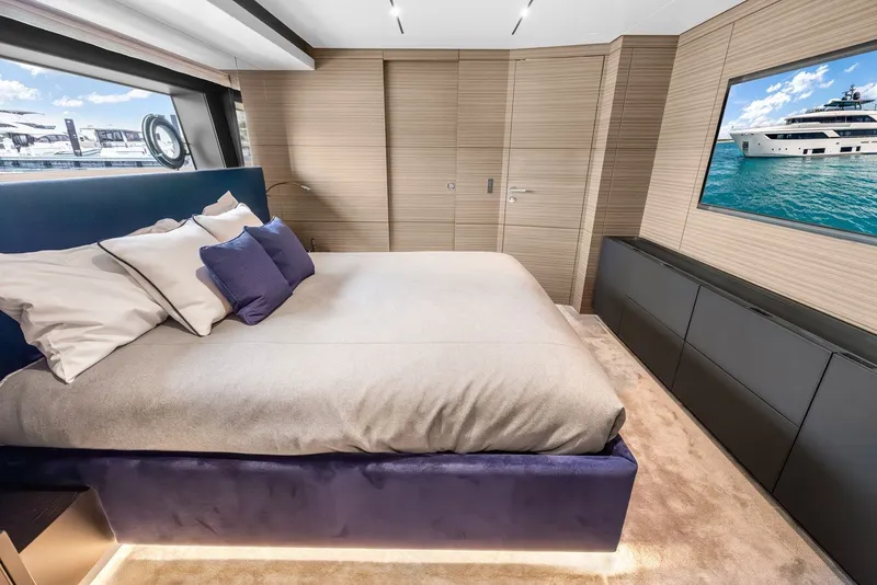 Slide: The Image of CUSTOM LINE NAVETTA 42 2023 - 34