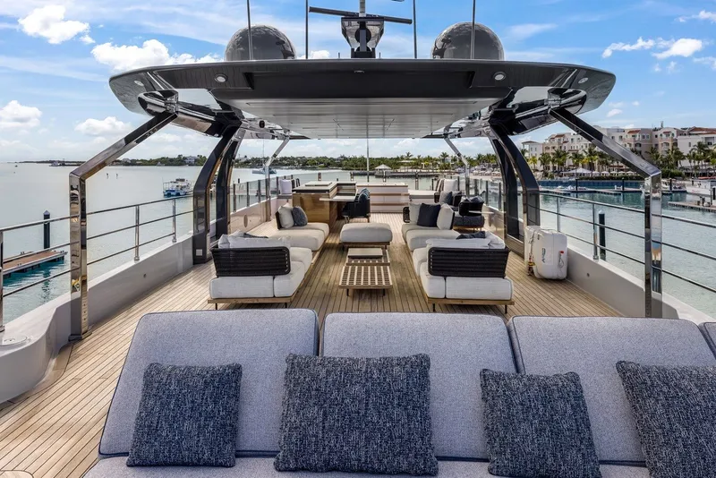Slide: The Image of CUSTOM LINE NAVETTA 42 2023 - 41