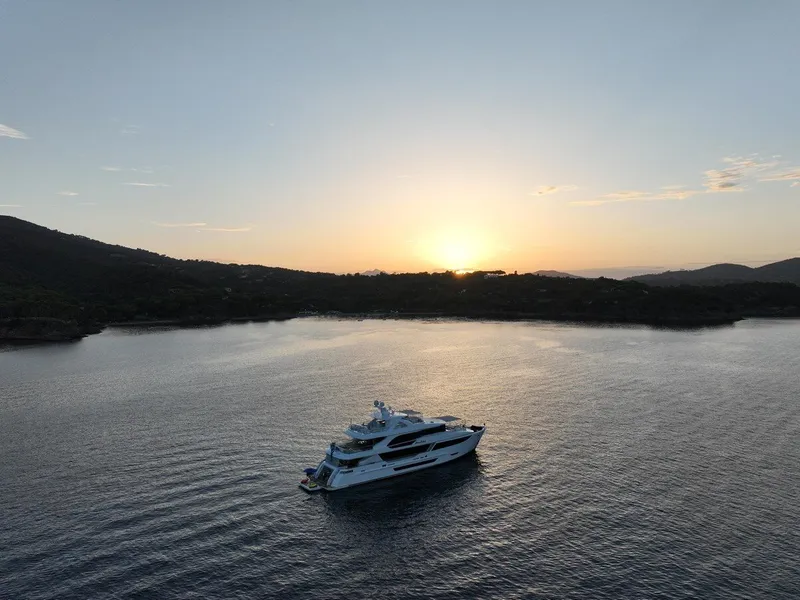 Slide: The Image of HARGRAVE CUSTOM YACHTS TRI-DECK 2024 - 55