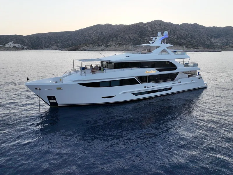 Slide: The Image of HARGRAVE CUSTOM YACHTS TRI-DECK 2024 - 51