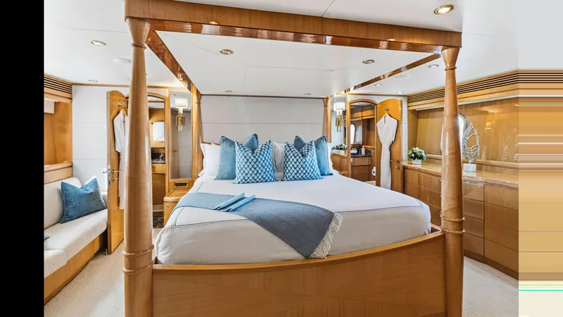 Slide: The Image of HARGRAVE CUSTOM YACHTS 100 2009 - 30
