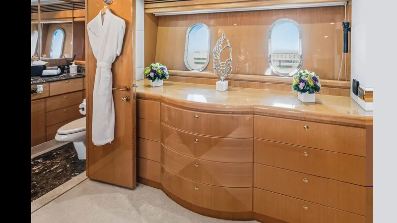 Slide: The Image of HARGRAVE CUSTOM YACHTS 100 2009 - 33