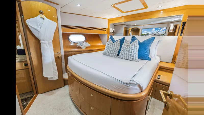 Slide: The Image of HARGRAVE CUSTOM YACHTS 100 2009 - 37