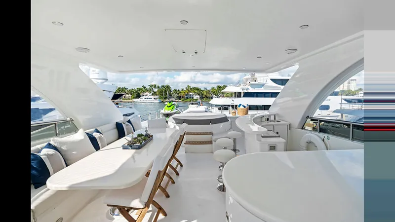 Slide: The Image of HARGRAVE CUSTOM YACHTS 100 2009 - 24
