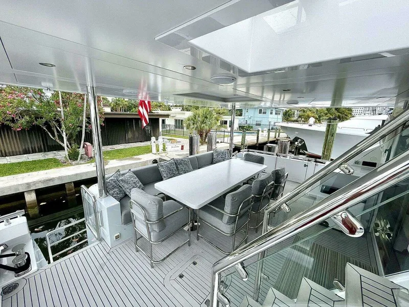 Slide: The Image of HARGRAVE CUSTOM YACHTS SKylounge 2021 - 6
