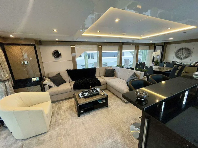 Slide: The Image of HARGRAVE CUSTOM YACHTS SKylounge 2021 - 17