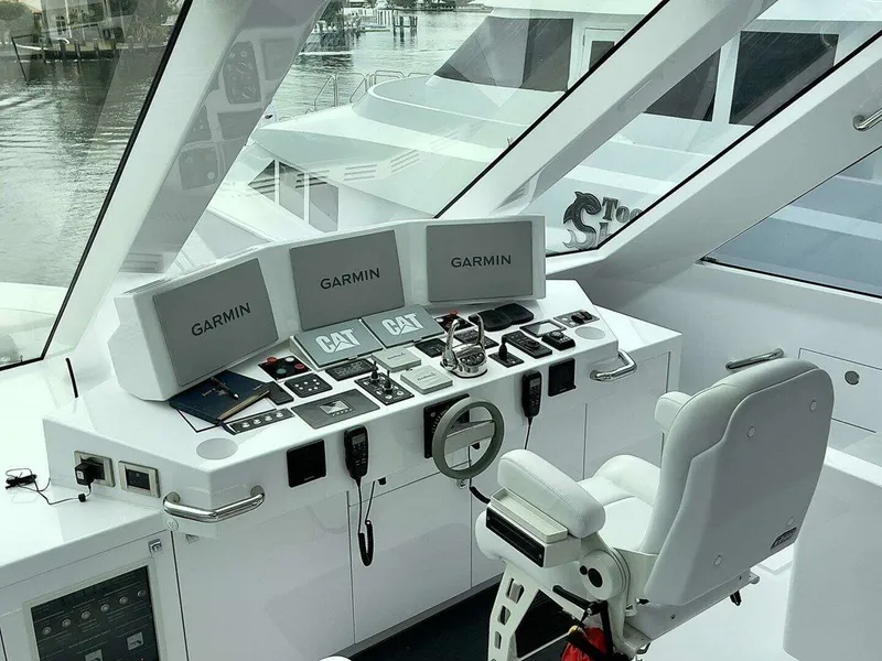 Slide: The Image of HARGRAVE CUSTOM YACHTS SKylounge 2021 - 13