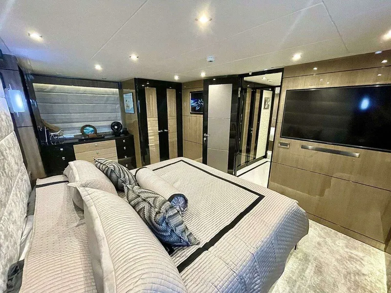 Slide: The Image of HARGRAVE CUSTOM YACHTS SKylounge 2021 - 23