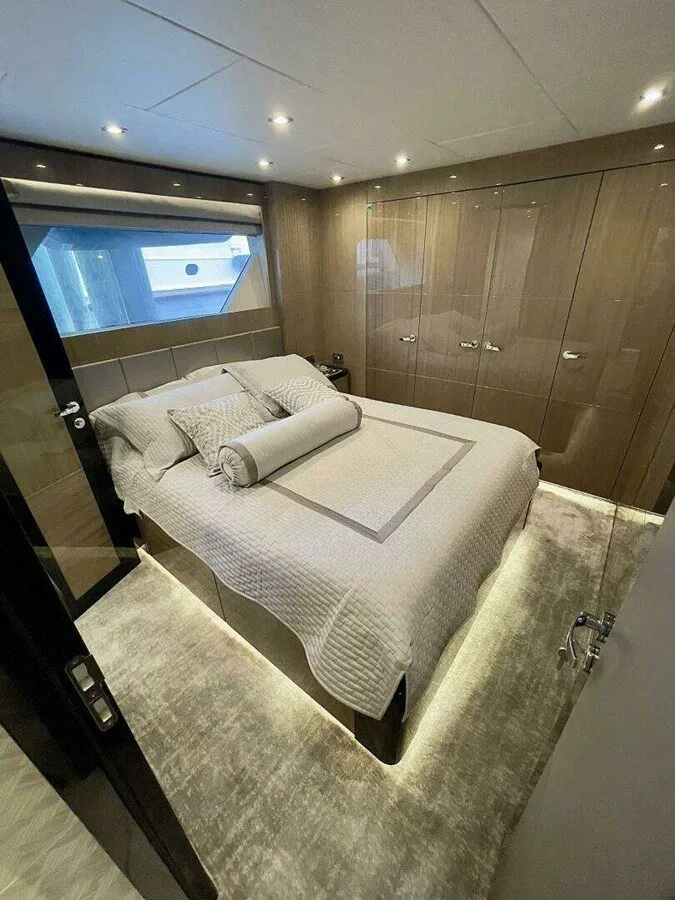 Slide: The Image of HARGRAVE CUSTOM YACHTS SKylounge 2021 - 29