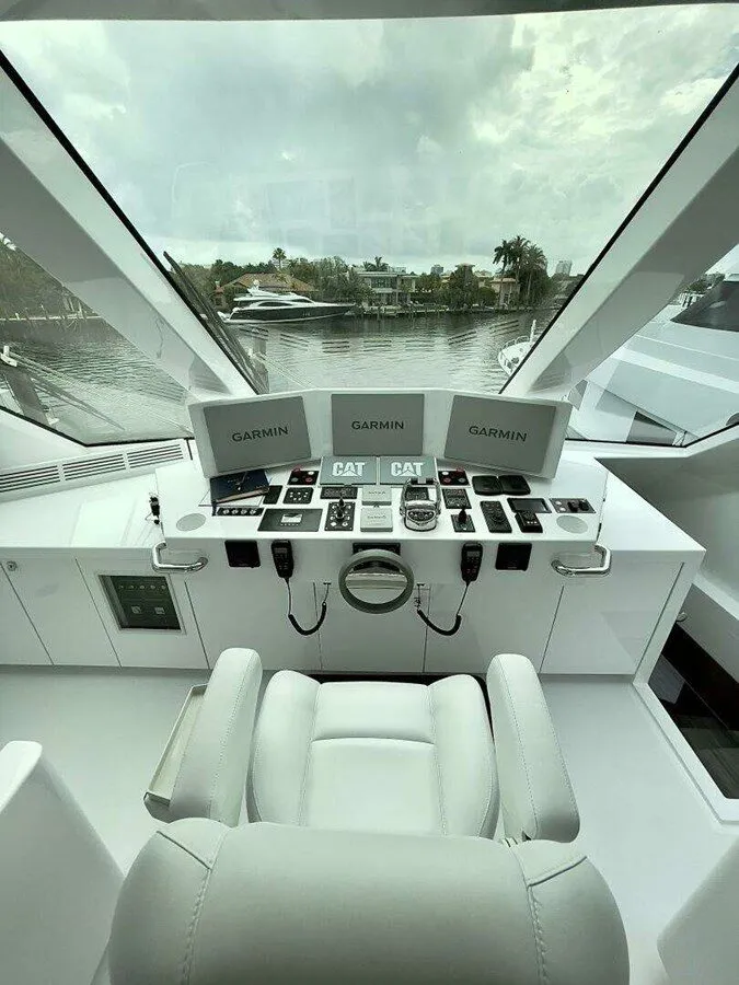 Slide: The Image of HARGRAVE CUSTOM YACHTS SKylounge 2021 - 14