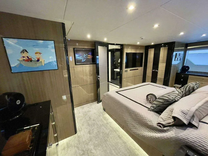 Slide: The Image of HARGRAVE CUSTOM YACHTS SKylounge 2021 - 24