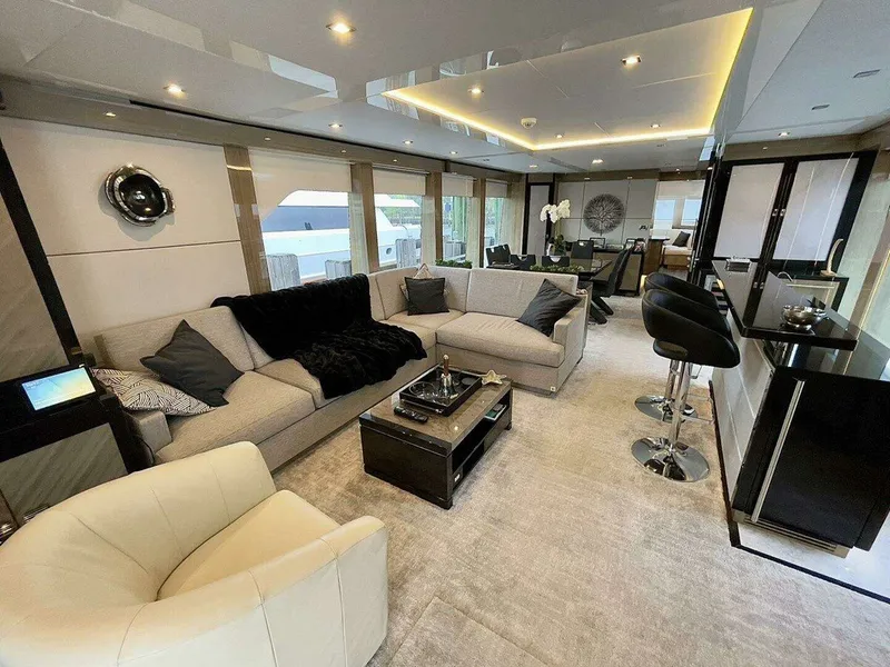 Slide: The Image of HARGRAVE CUSTOM YACHTS SKylounge 2021 - 18