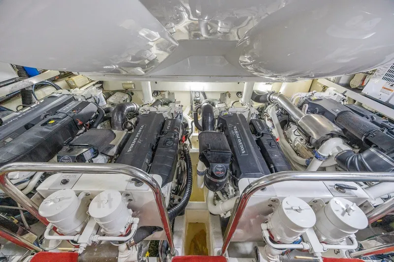 Slide: The Image of LAZZARA YACHTS LSX 92 2010 - 53