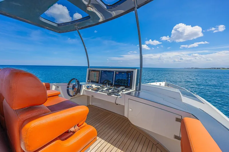 Slide: The Image of LAZZARA YACHTS LSX 92 2010 - 20