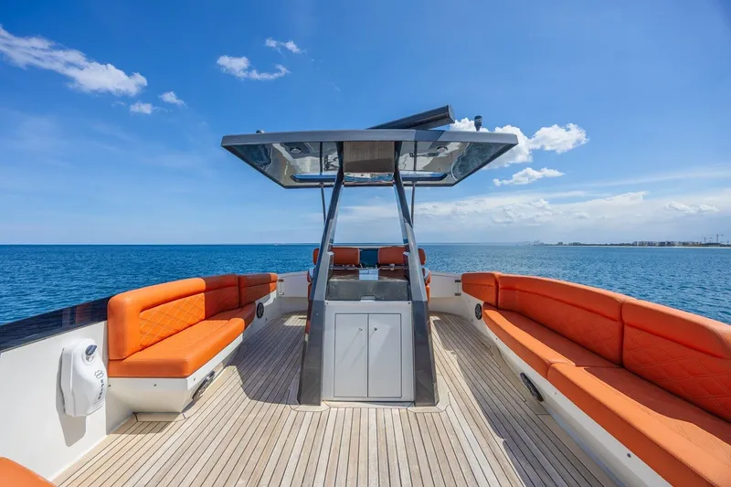 Slide: The Image of LAZZARA YACHTS LSX 92 2010 - 25