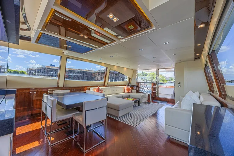 Slide: The Image of LAZZARA YACHTS LSX 92 2010 - 32