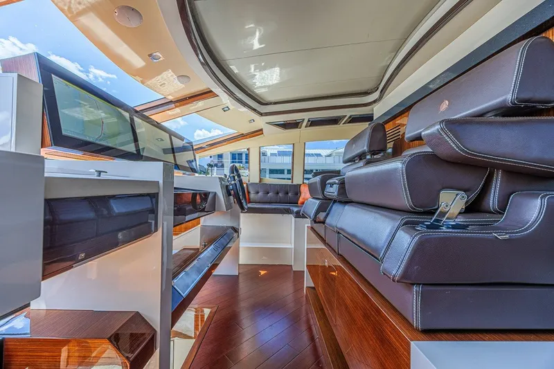 Slide: The Image of LAZZARA YACHTS LSX 92 2010 - 33