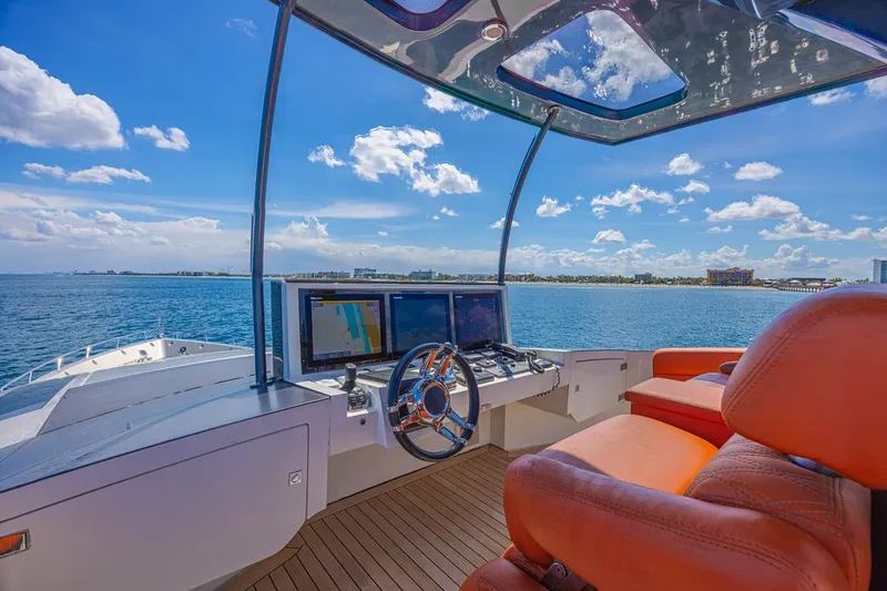 Slide: The Image of LAZZARA YACHTS LSX 92 2010 - 21