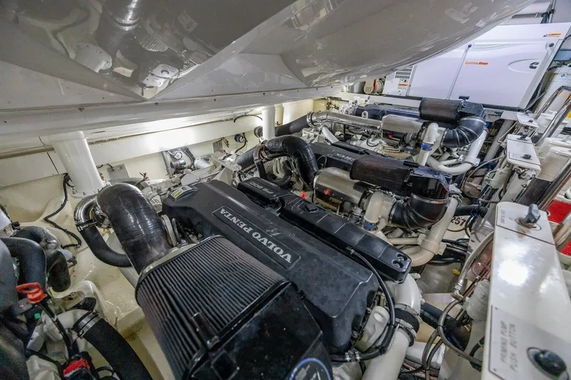 Slide: The Image of LAZZARA YACHTS LSX 92 2010 - 56