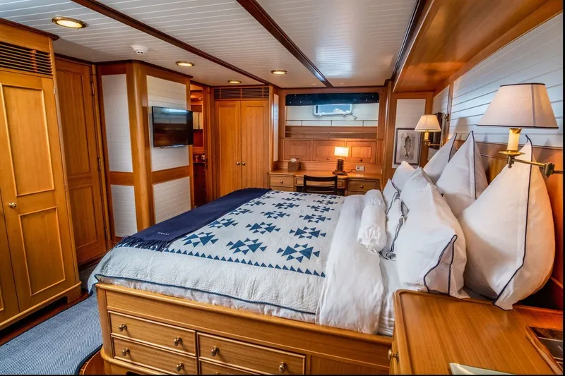 Slide: The Image of PALMER JOHNSON Motor Yacht 1999 - 18