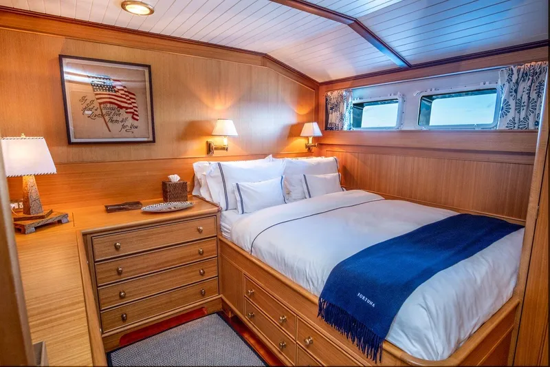 Slide: The Image of PALMER JOHNSON Motor Yacht 1999 - 26