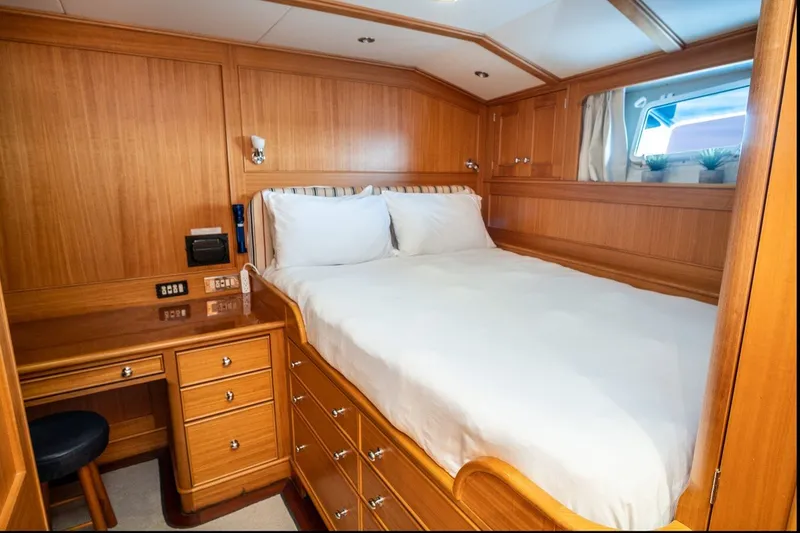 Slide: The Image of PALMER JOHNSON Motor Yacht 1999 - 32