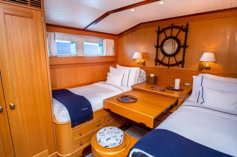 Slide: The Image of PALMER JOHNSON Motor Yacht 1999 - 28