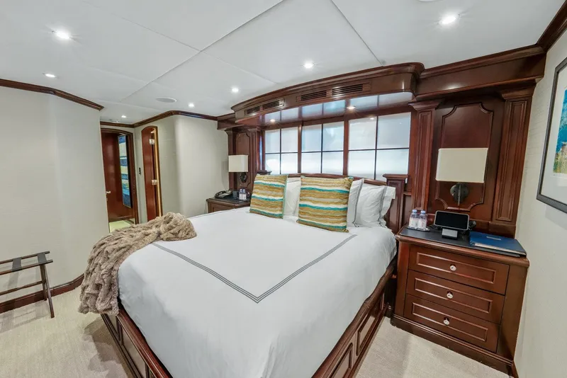 Slide: The Image of TRINITY YACHTS Tri-Deck 2005 - 23