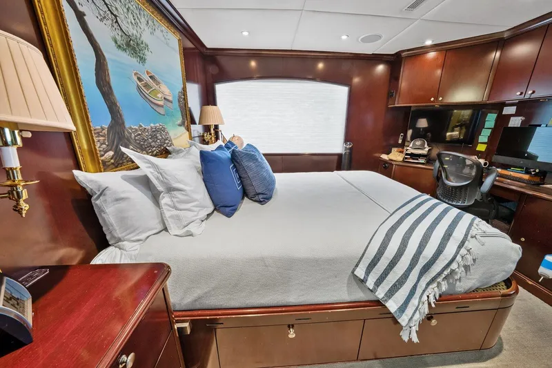Slide: The Image of TRINITY YACHTS Tri-Deck 2005 - 37