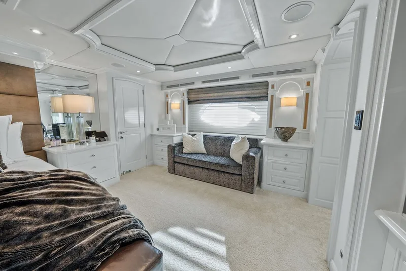 Slide: The Image of TRINITY YACHTS Tri-Deck 2005 - 11