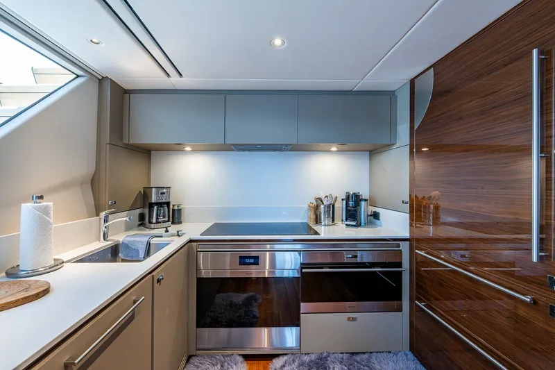 Slide: The Image of PRINCESS YACHTS X95 2022 - 26