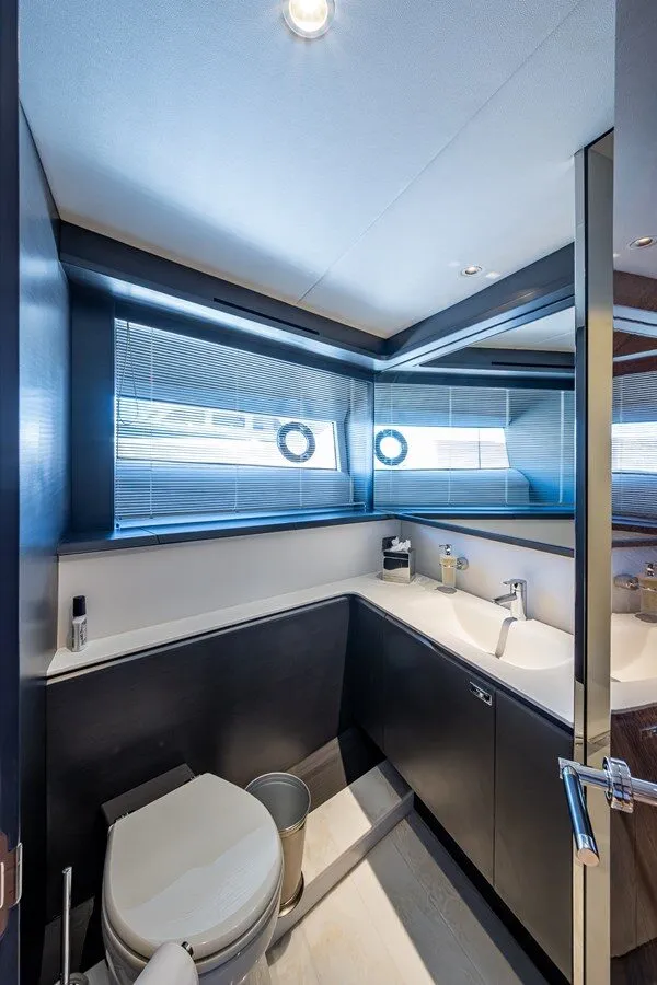 Slide: The Image of PRINCESS YACHTS X95 2022 - 54