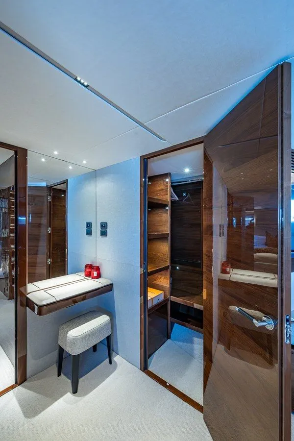Slide: The Image of PRINCESS YACHTS X95 2022 - 53