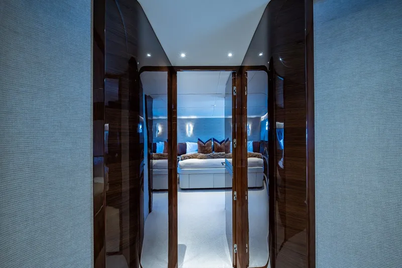 Slide: The Image of PRINCESS YACHTS X95 2022 - 43