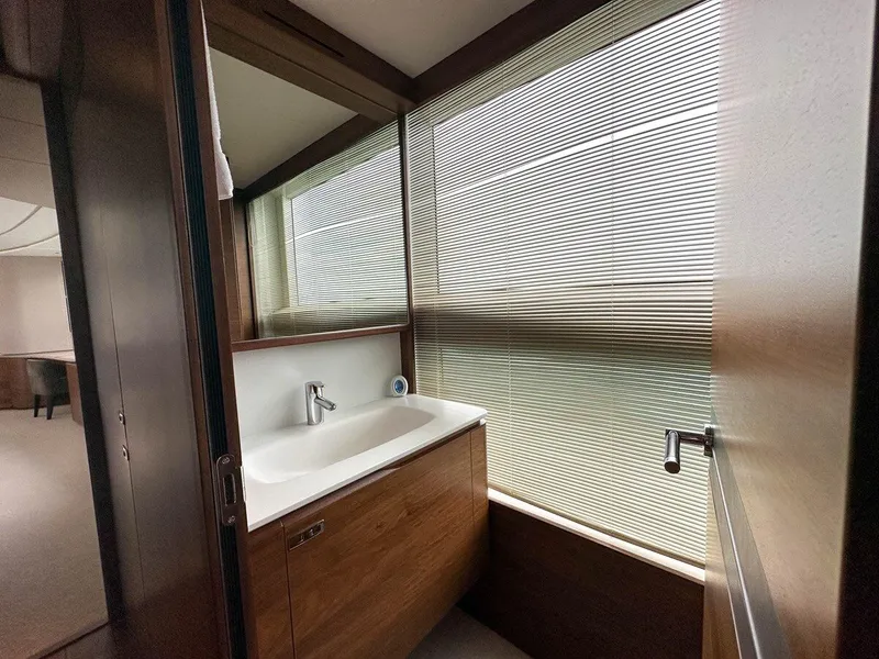 Slide: The Image of PRINCESS YACHTS X95 2021 - 41