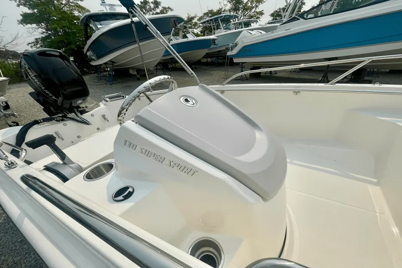 Slide: The Image of Boston Whaler 130 Super Sport 2026 - 10