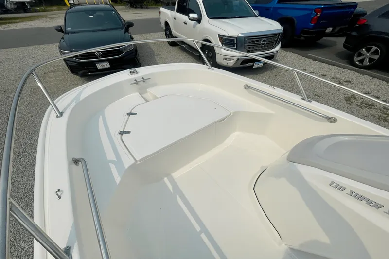 Slide: The Image of Boston Whaler 130 Super Sport 2026 - 12