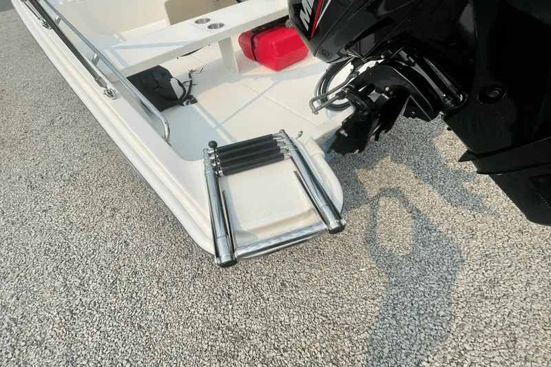 Slide: The Image of Boston Whaler 130 Super Sport 2026 - 4