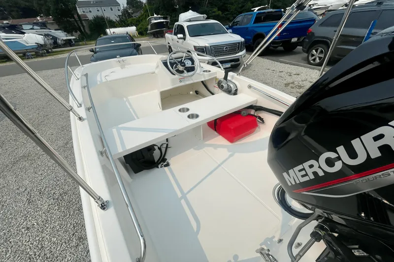 Slide: The Image of Boston Whaler 130 Super Sport 2026 - 5