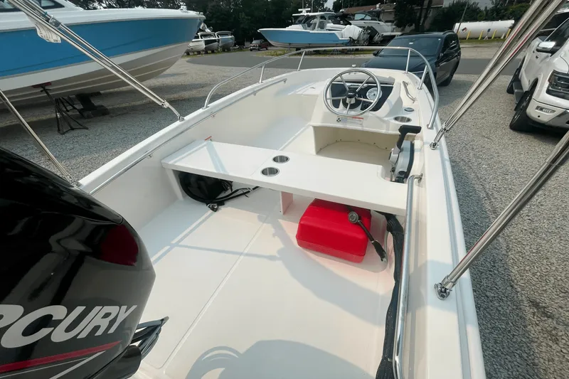 Slide: The Image of Boston Whaler 130 Super Sport 2026 - 6