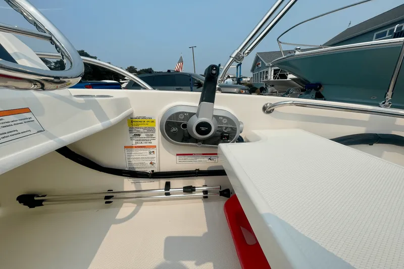 Slide: The Image of Boston Whaler 130 Super Sport 2026 - 8
